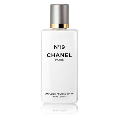 chanel no 19 reviews